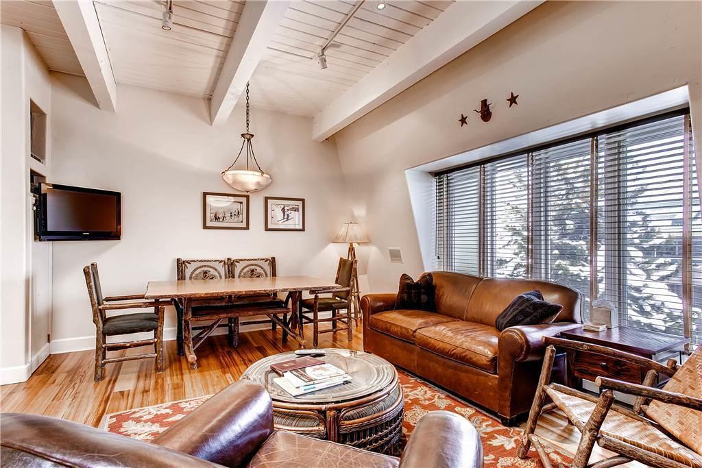 Chateau Dumont Aspen Room photo